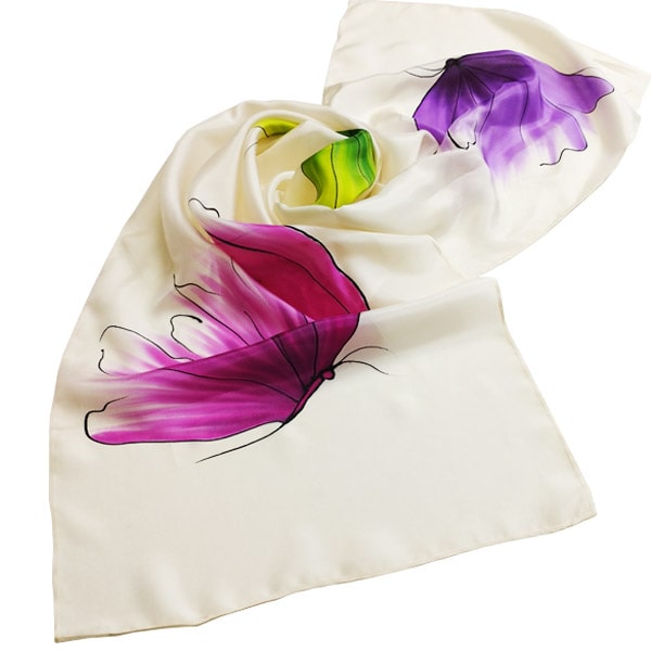 Fular de seda para mujer pintado a mano con mariposas de colores.